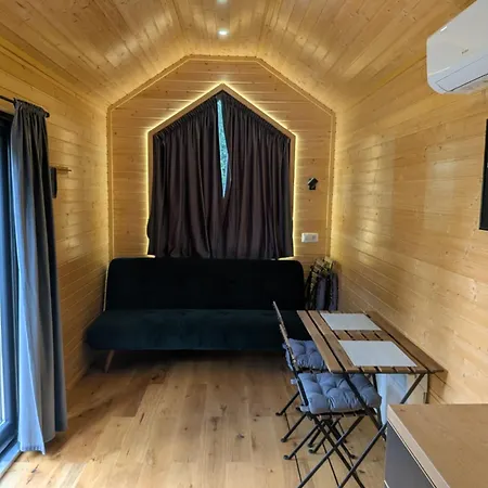 Rosemont Retreat By Tiny Away Semesterbostad Bessé-sur-Braye